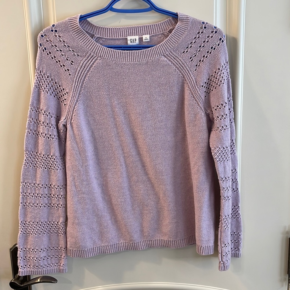 Gap lilac sweater size S